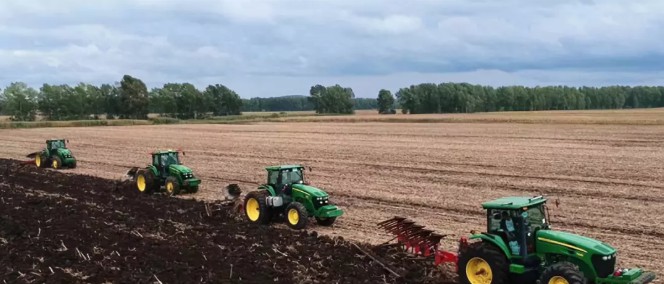 前进在希望的田野上——2018kaiyun开云轮胎农业子午线轮胎田间演示会圆满举办